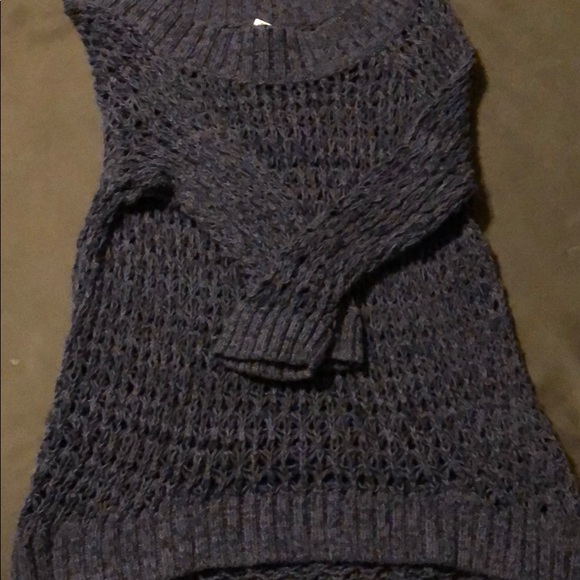 3 sweaters - Picture 4 of 7